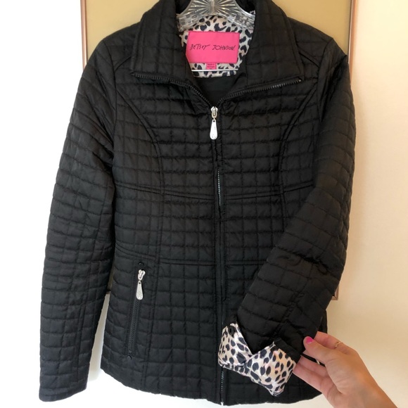 The perfect black Betsey Johnson puffer - Picture 1 of 7